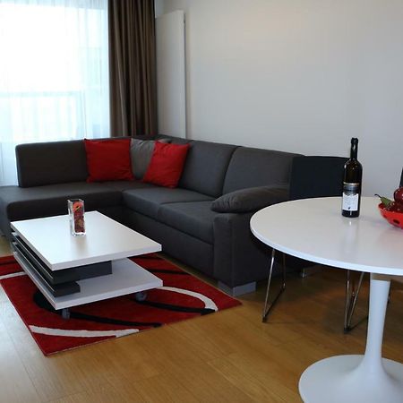 Panorama City Apartment With Free Parking Bratislava Exterior foto